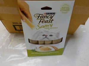 lot 34 image: 30 x 4 packs Natural Chicken in a Demi Glaze Purina Fancy Feast Savory Cat Treats retail $3 each