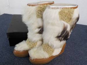lot 82 image: Coach Morton Calf Shearling Mix Saddle Natural Boots size 7M New