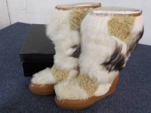 lot 83 image: Coach Morton Calf Shearling Mix Saddle Natural Boots size 7M New