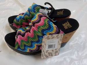 lot 95 image: Mukluks size 10 Multi Sandals...