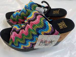 lot 96 image: Mukluks size 10 Multi Sandals...