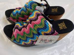 lot 97 image: Mukluks size 10 Multi Sandals...