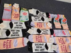 lot 104 image: 18 pair New Ladies Socks...