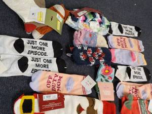 lot 105 image: 18 pair New Ladies Socks...