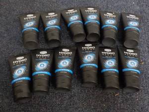 lot 113 image: 12 x 2 oz Schick Hydro Sense Shave Cream