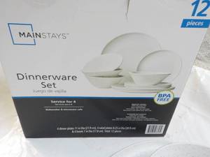 lot 133 image: Mainstays 12 pc Dinnerware Set - Juego de Vajilla