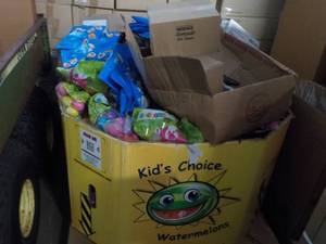 lot 152 image: Pallet of New Seasonal Overstock and Food