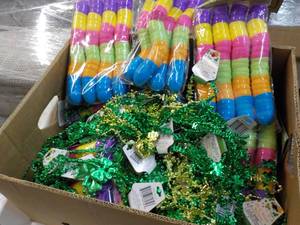 lot 174 image: Box of Seasonal Overstocks- new...