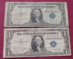 (2) 1935 Silver Certificate $1 Notes