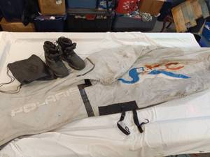 lot 30 image: Snowmobile cover, Baffen Boots, and small bag
