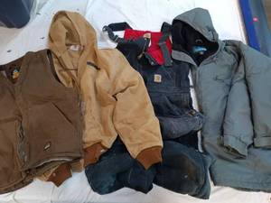 lot 41 image: Mens Carhartts wear and Tri mountain parka