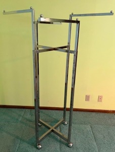 lot 14 image: Commercial Quality Chrome Adjustable Clothing Display Rack