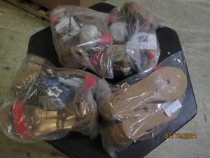 lot of 4 womens muk luk open toe si...