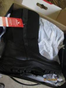 thorogood medium size boot...