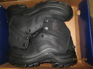 thorogood size 9 M boots...