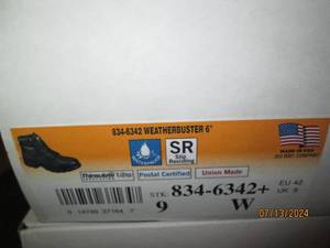 thorogood size 9 w boots...