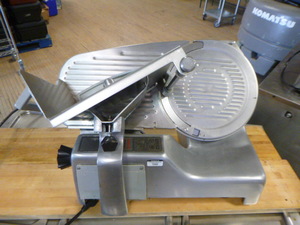 lot 9 image: Hobart Heavy Duty Commercial Slicer