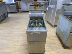 lot 12 image: Commercial Deep Fryer