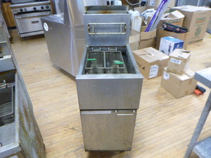 lot 13 image: Dean Commercial Deep Fryer