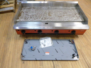 lot 18 image: New Avantco Chef Series 48 Gas Griddle
