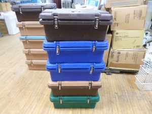 lot 43 image: 5 Cambro Top Loading Food Pan Carriers