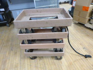 lot 49 image: 4 Cambro Dollies