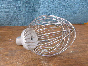 lot 96 image: Hobart Wire Whip