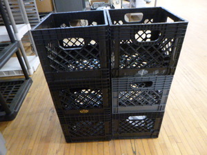 lot 141 image: 6 Milk Crates