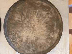 lot 44A image: CAKE PANS COOKIE SHEETS CUPCAKE PANS PIZZA STONE WEST BEND ALUMINIUM