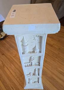 lot 51A image: PLANT STAND PILLAR