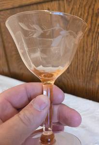 lot 14A image: ETCHED PINK DEPRESSION GLASS STEMWARE