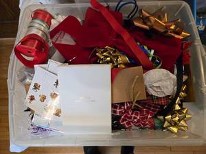 lot 24A image: ASSORTED CHRISTMAS ITEMS