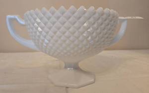 lot 27A image: VINTAGE WESTMORELAND MILK GLASS FRUITBOWL DIAMOND CUT
