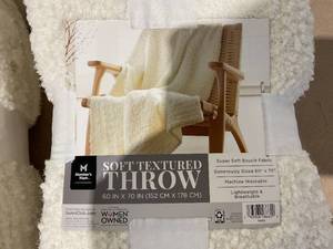 lot 310 image: LOT OF 2 Soft Textured Throw Blankets, Measures 60 x 70