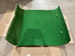 lot 316 image: Dual Turf Golf Mat, Measures 48 x 60