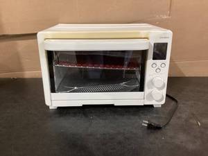 lot 410 image: CRUXGG 6 Slice Digital 10-in-1 Toaster Oven with Air Fry
