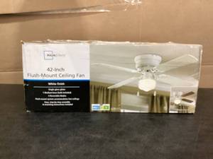 lot 422 image: Mainstays 42 Hugger Metal Indoor Ceiling Fan with Light