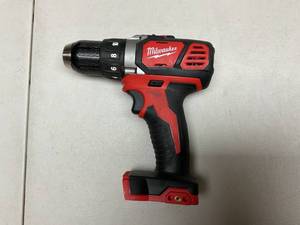 lot 364 image: MILWAUKEE Drill 18V DC, Compact, 12 in Chuck, 1,800 RPM Max