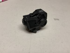 lot 385 image: Q-SERIES SC RAIL-MOUNT FIREARM LASER Red