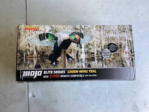 lot 392 image: MOJO ELITE SERIES GREEN WING TEAL SPINNING DECOY