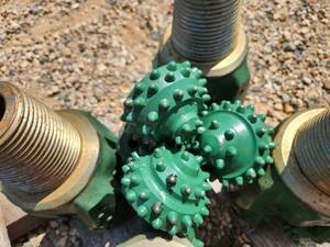 lot 5 image: Thompson DRILCO Tricone Drill Head