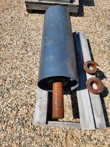 lot 21 image: Pulley with Shaft
