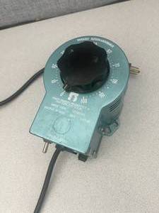lot 1 image: Variable Autotransformer Input 120V Output 0-140V 10A 5060HZ 1.4KVA Staco Energy Products TYPE 033-3504