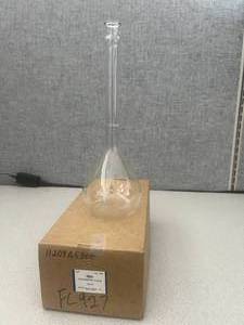 lot 3 image: 500ml Volumetric Flask, Mercer Glass New York