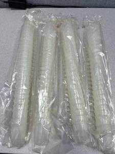 lot 31 image: 100 - 50ml Plastic Beakers Tri-Pour