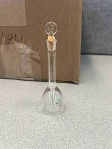 lot 73 image: 31 - 25ml Volumetric Flasks in boxes