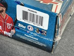 lot 21 image: 2017 Topps Baseball Factory Sealed Complete Set - Aaron JUDGE Rookie Card