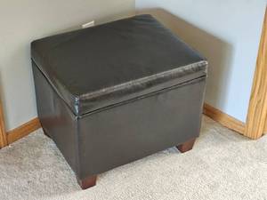 lot 35 image: Contemporary Faux Leather Storage Ottoman