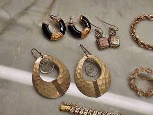 lot 12 image: Chic Costume Gold Tone Jewelry