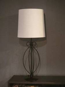 lot 87 image: Modern Curved Metal Wire Table Lamp